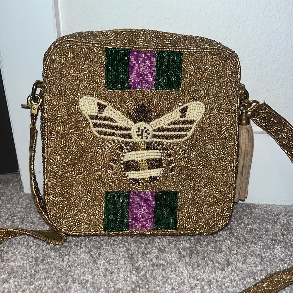 Moyna gucci bee beaded bag